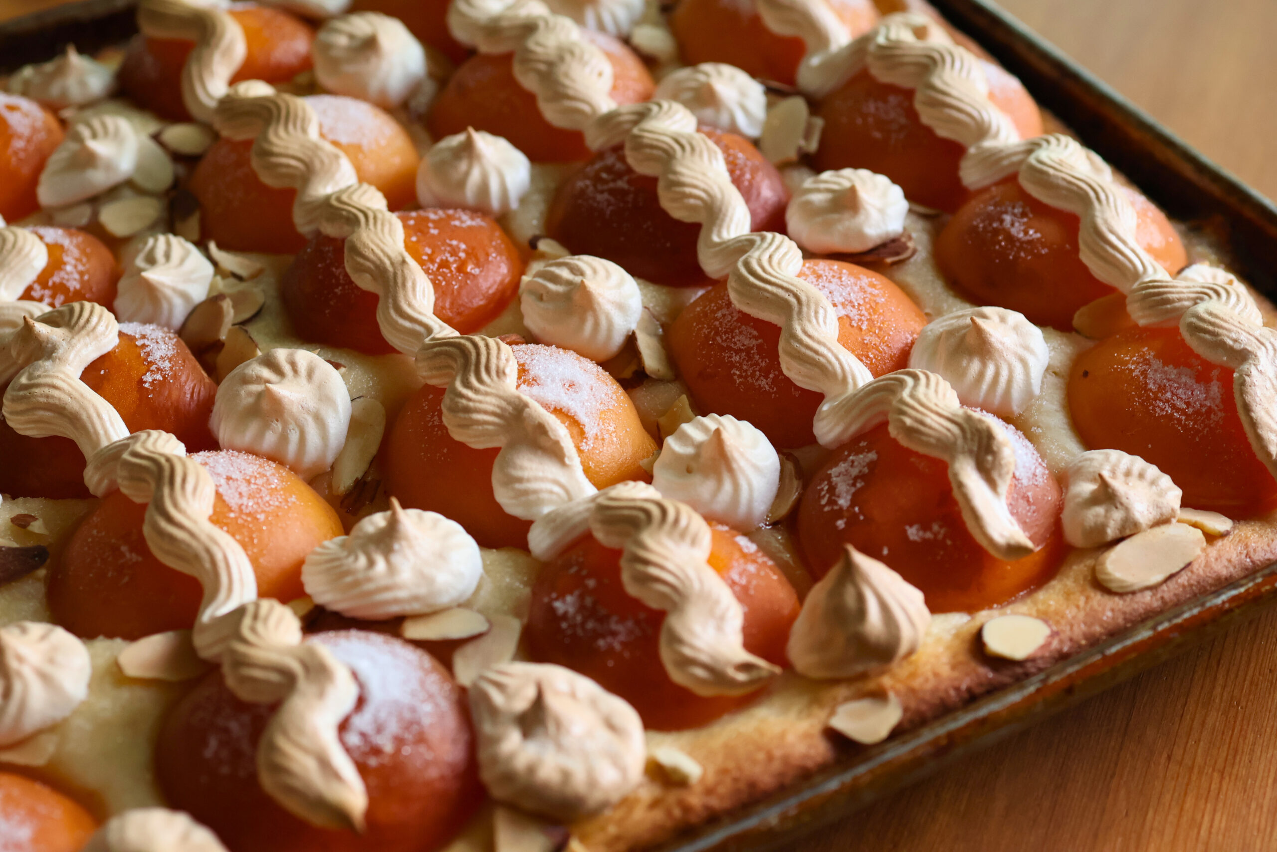 German Apricot Cake w Meringue | Aprikosenkuchen mit Baiser