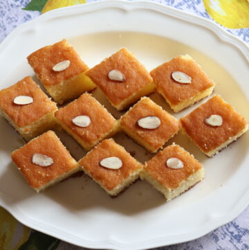 Greek Semolina Cake | Revani (Ρεβανί)