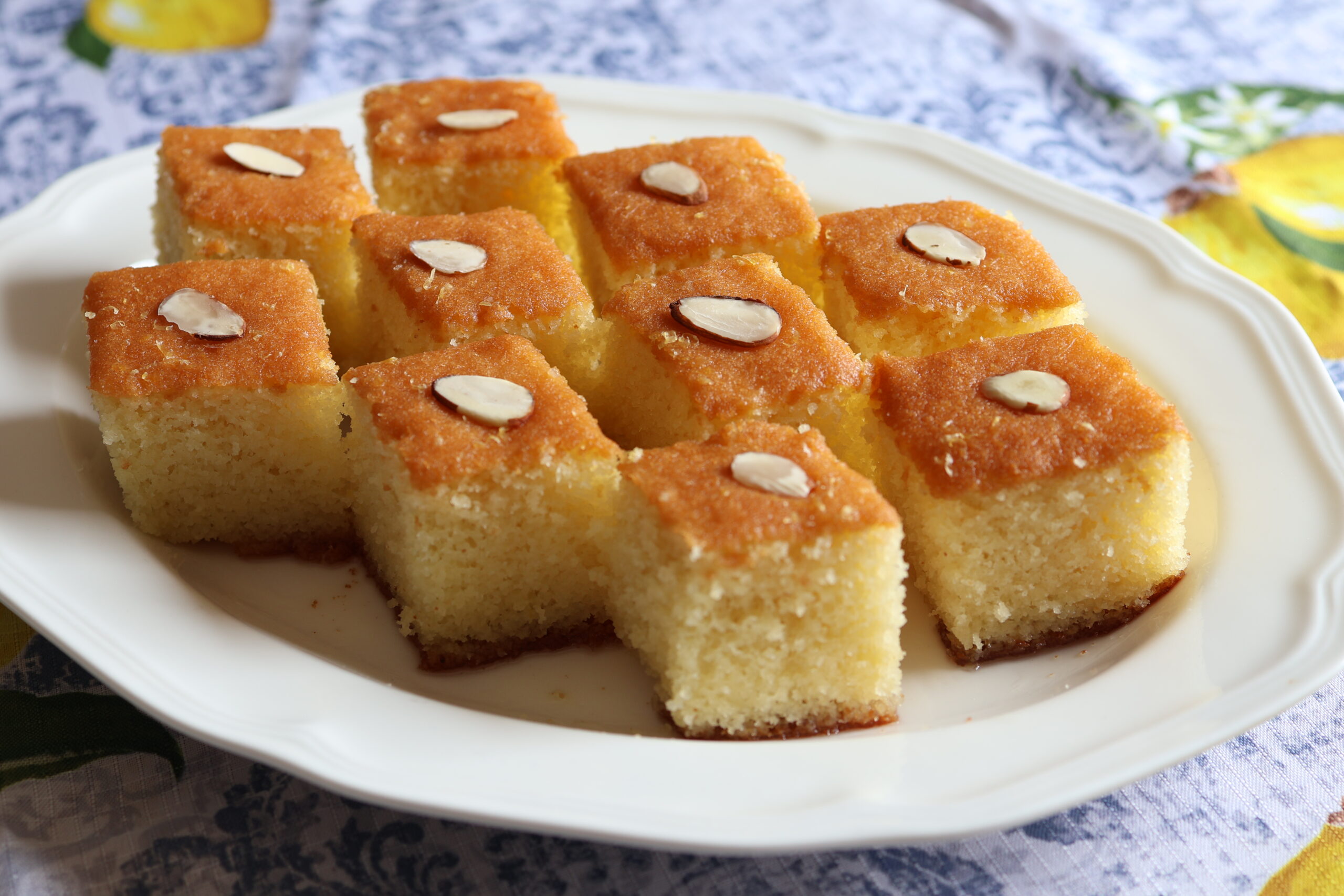 Greek Semolina Cake | Revani (Ρεβανί)